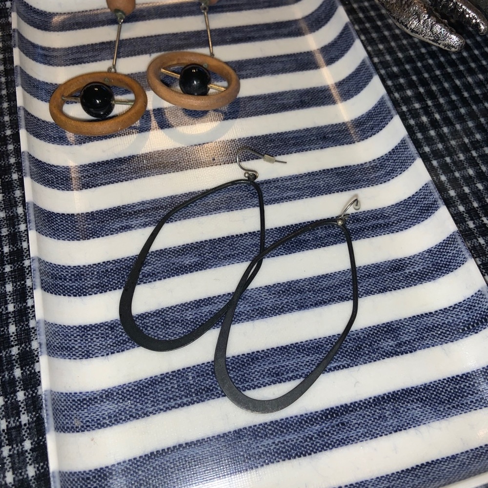 Handmade wood lightweight statement earrings - Picture 7 of 7